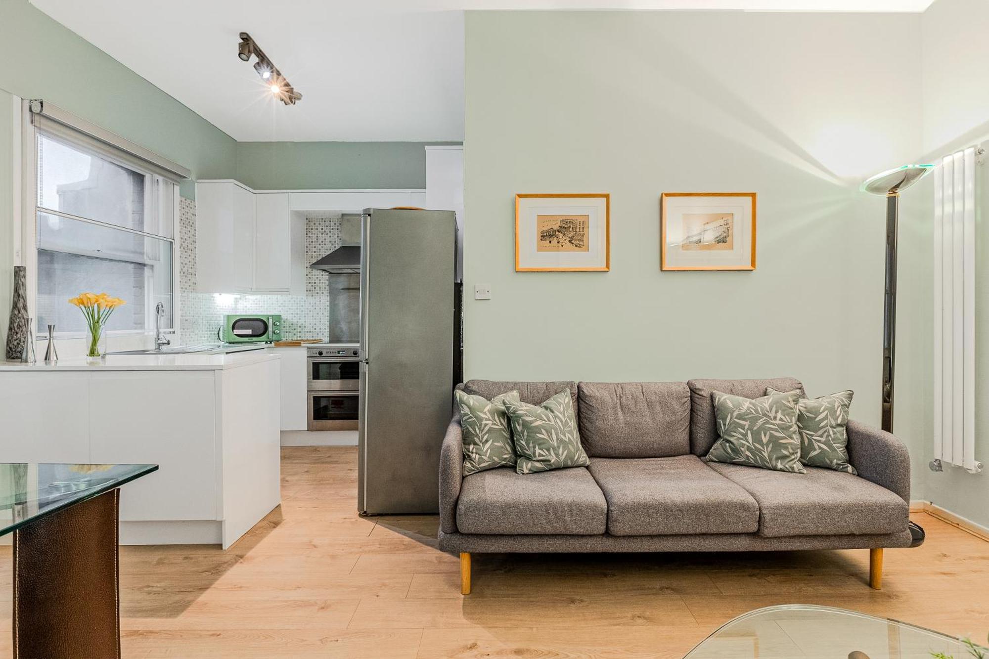 Stunning Central 2Br Flat Btw Soho & Covent Garden Londyn Zewnętrze zdjęcie